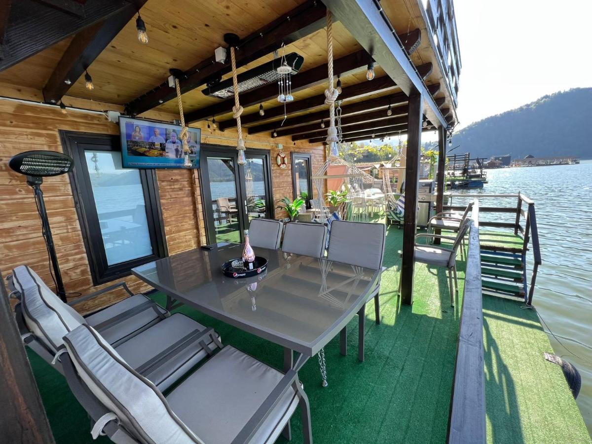 Holiday Bicaz Bungalows On The Lake Esterno foto