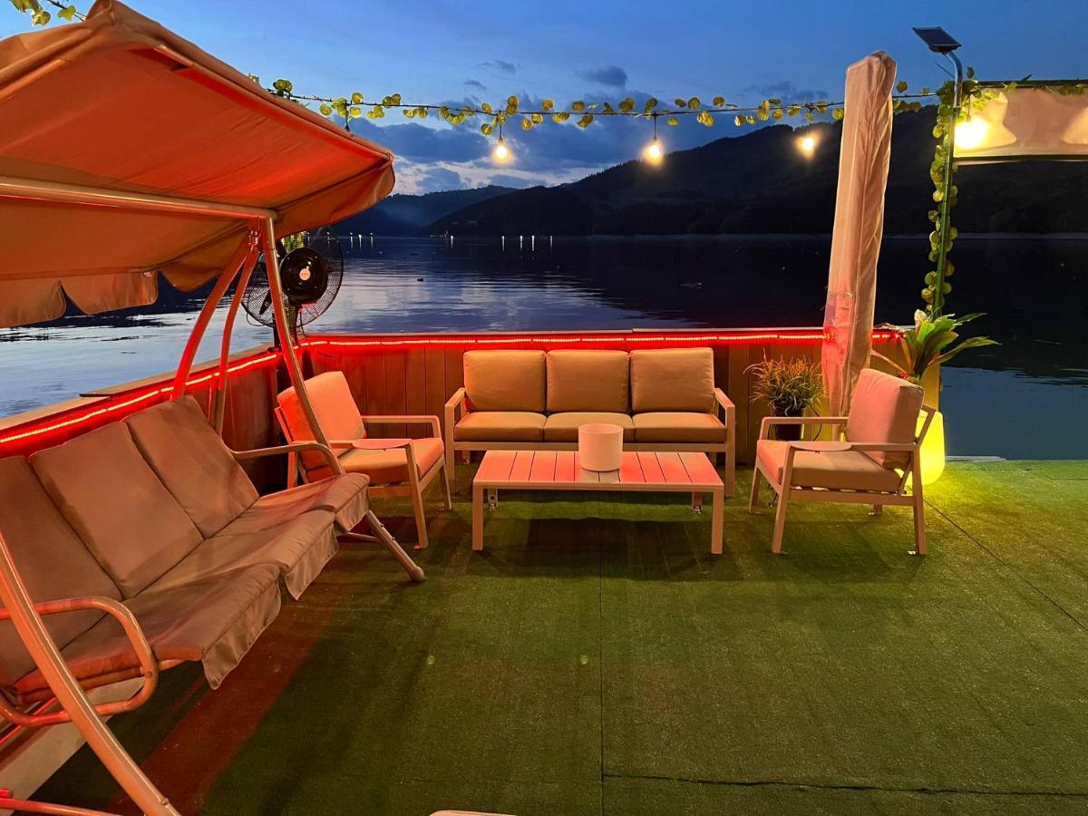 Holiday Bicaz Bungalows On The Lake Esterno foto