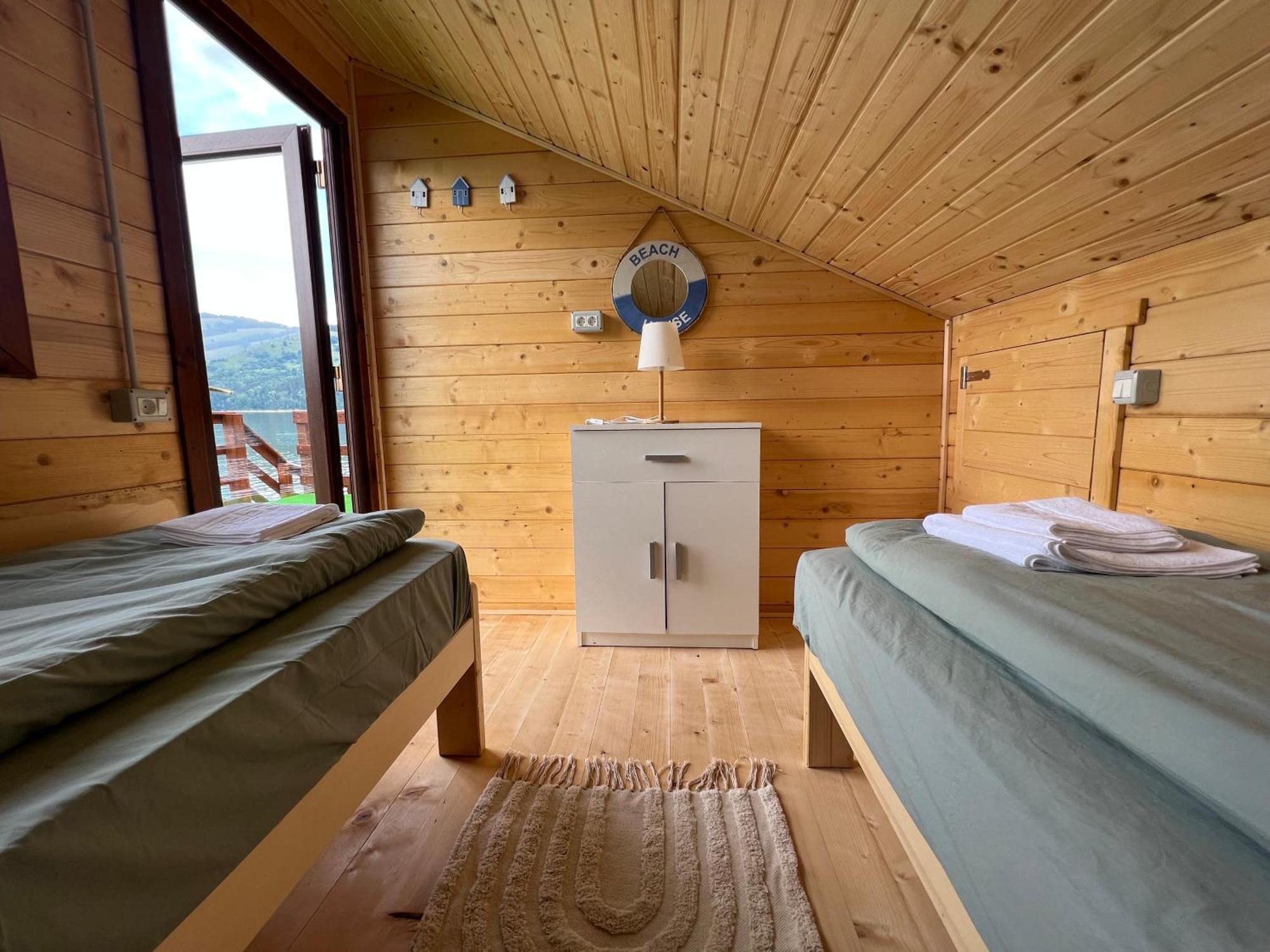Holiday Bicaz Bungalows On The Lake Esterno foto