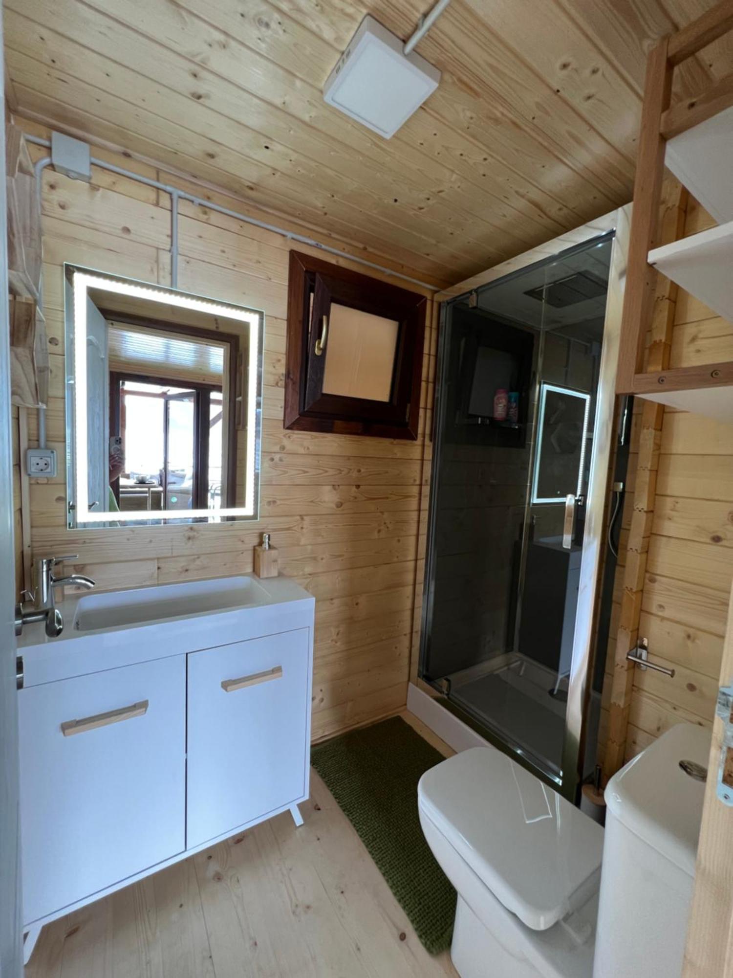 Holiday Bicaz Bungalows On The Lake Esterno foto