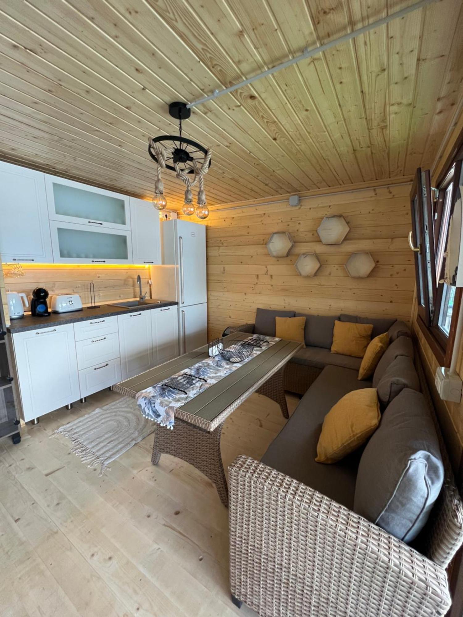 Holiday Bicaz Bungalows On The Lake Esterno foto