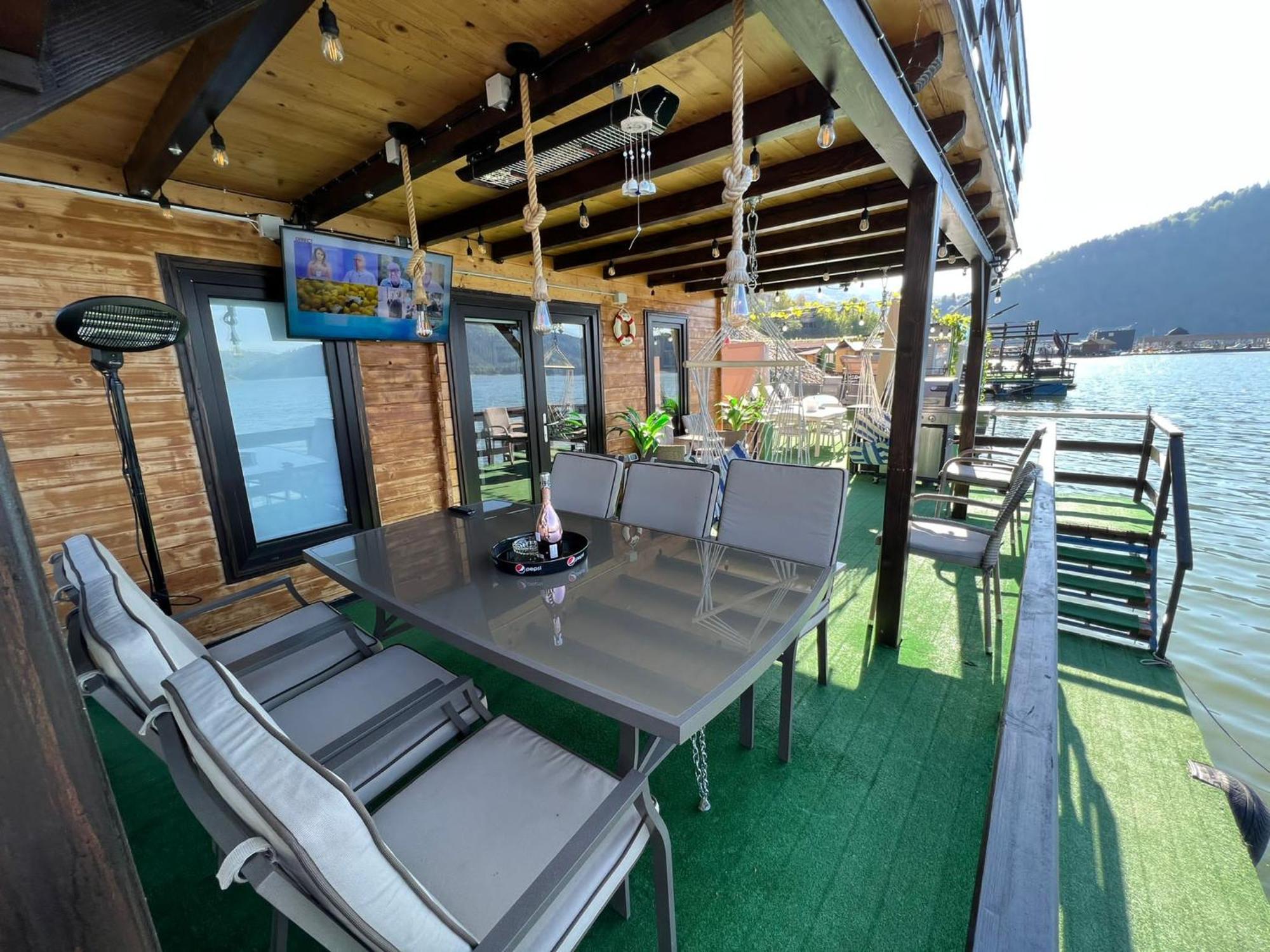 Holiday Bicaz Bungalows On The Lake Esterno foto
