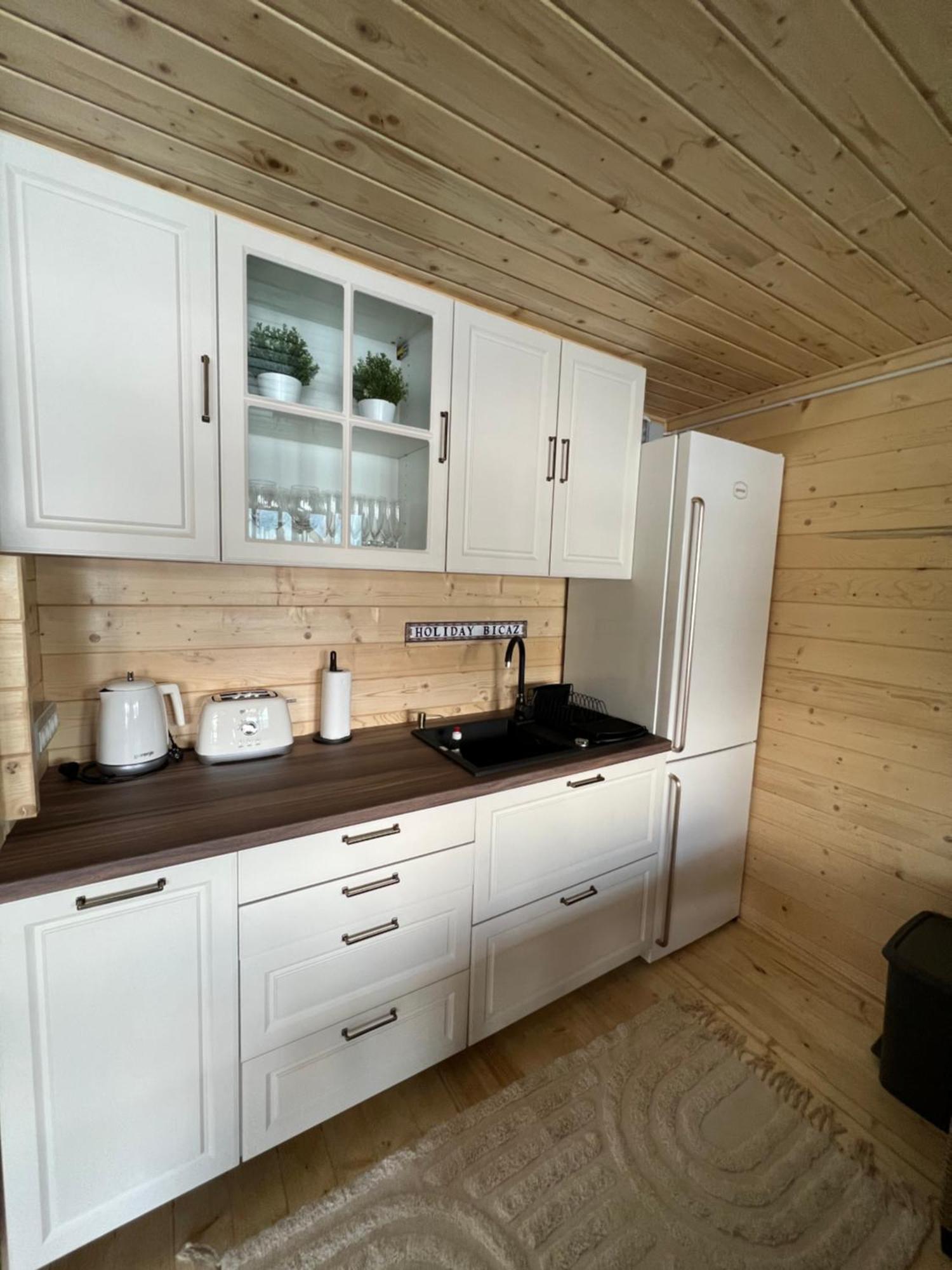 Holiday Bicaz Bungalows On The Lake Esterno foto