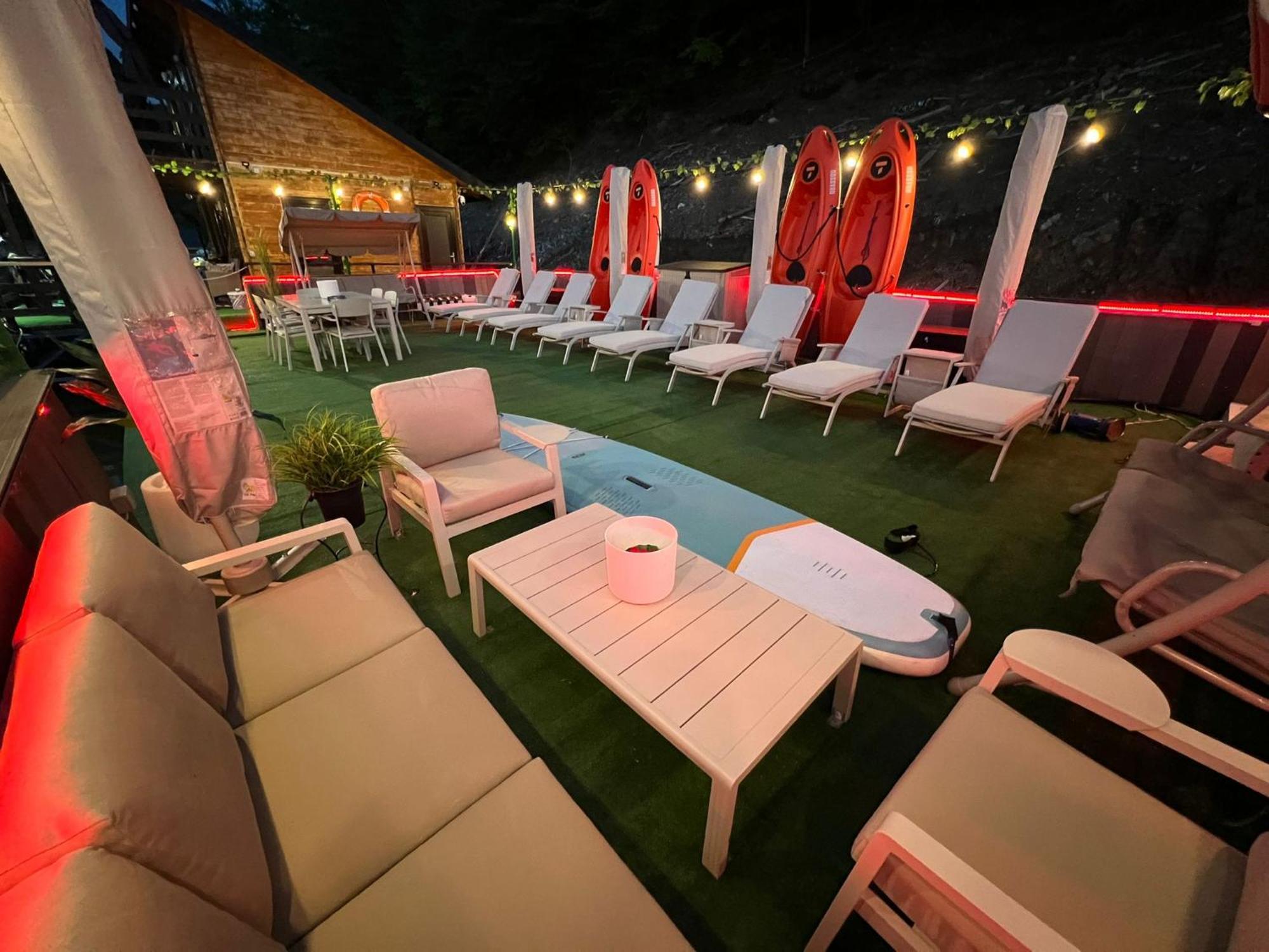 Holiday Bicaz Bungalows On The Lake Esterno foto