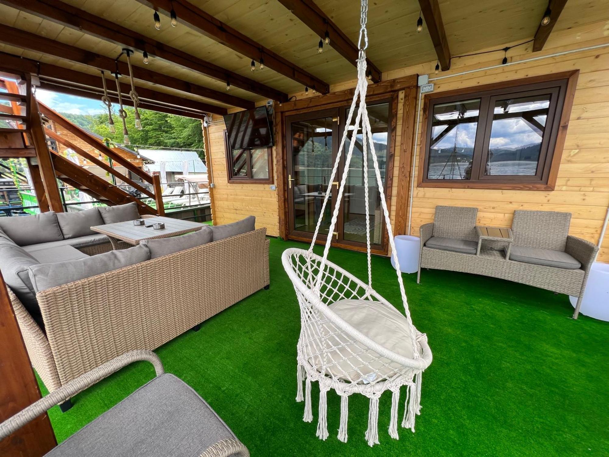 Holiday Bicaz Bungalows On The Lake Esterno foto