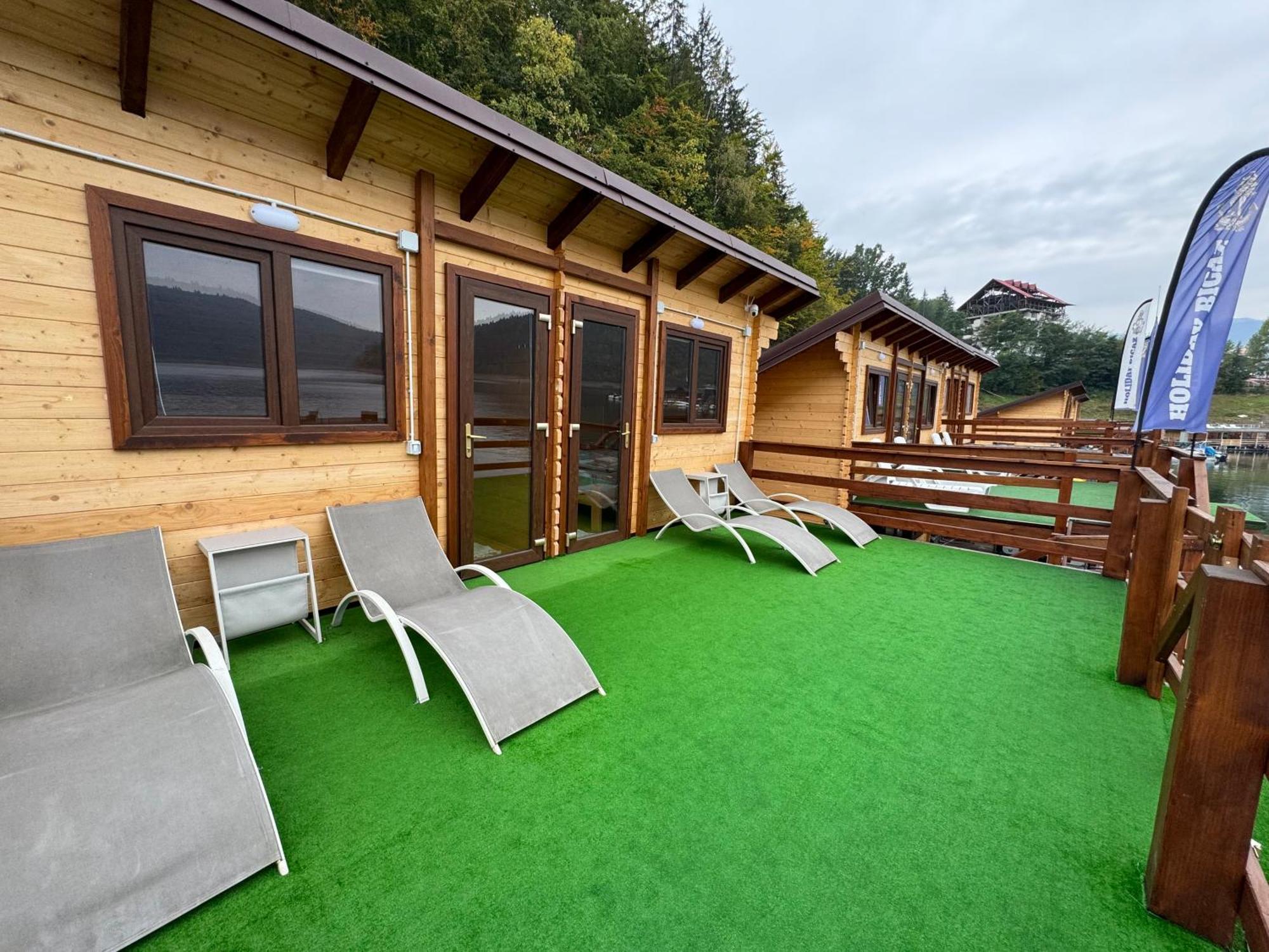 Holiday Bicaz Bungalows On The Lake Esterno foto
