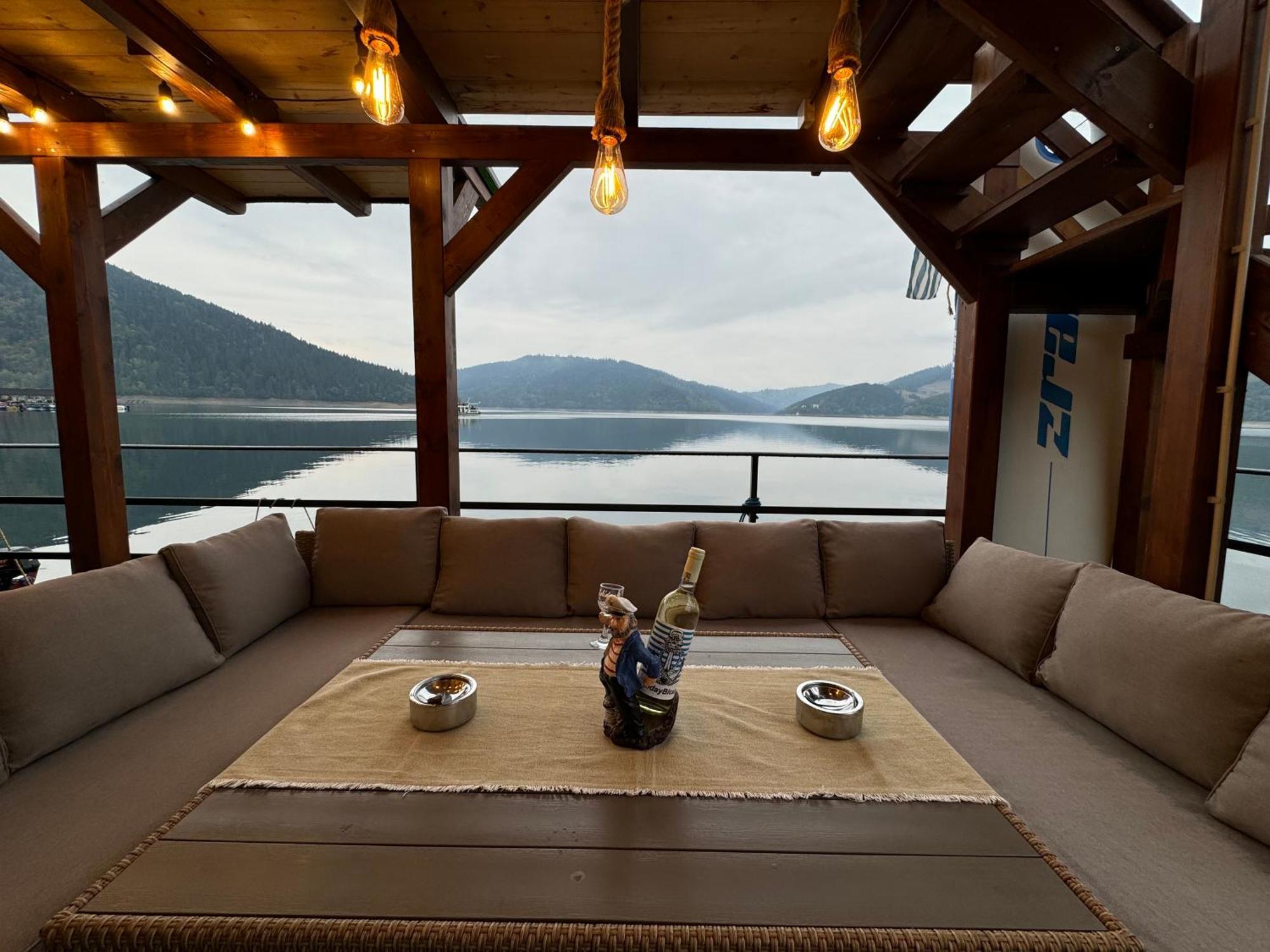 Holiday Bicaz Bungalows On The Lake Esterno foto