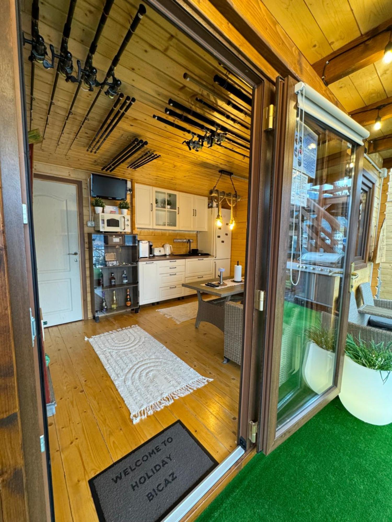 Holiday Bicaz Bungalows On The Lake Esterno foto