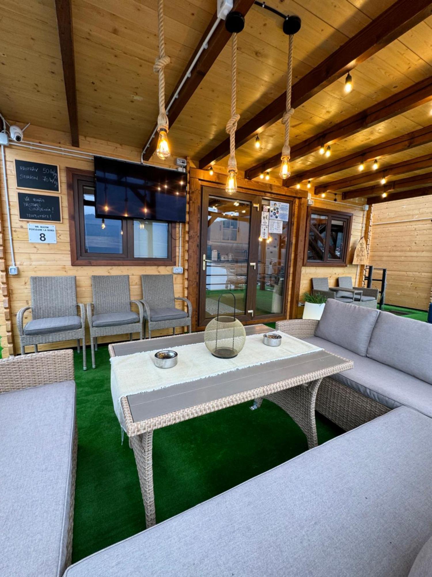 Holiday Bicaz Bungalows On The Lake Esterno foto